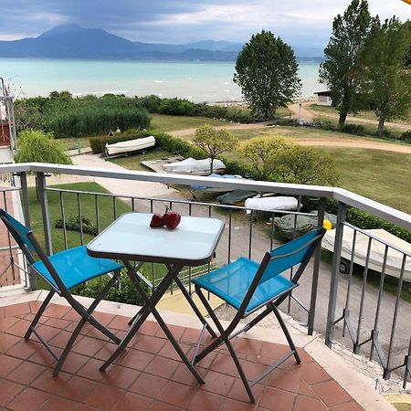 Seeblickwohnung Sirmione - Fronte Lago Mit Privatsteg Eksteriør bilde