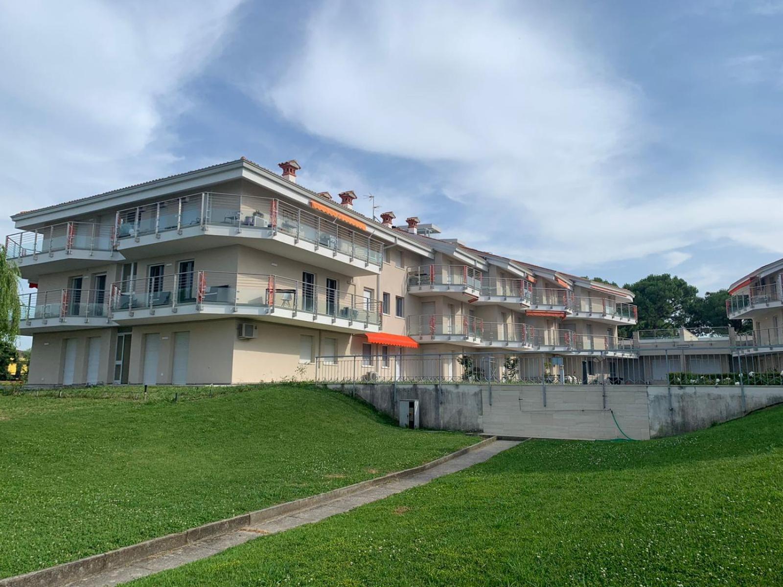 Seeblickwohnung Sirmione - Fronte Lago Mit Privatsteg Eksteriør bilde