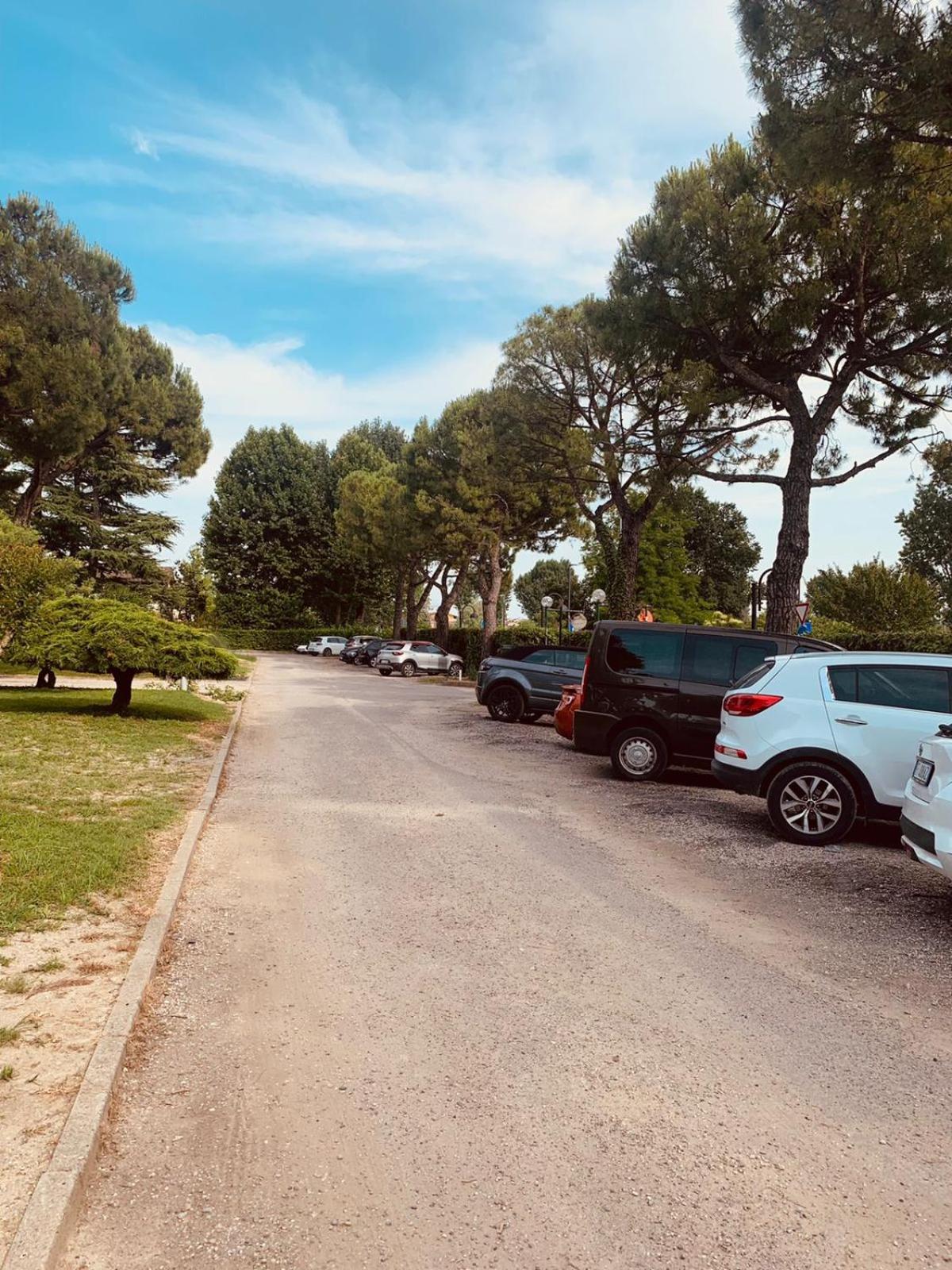 Seeblickwohnung Sirmione - Fronte Lago Mit Privatsteg Eksteriør bilde