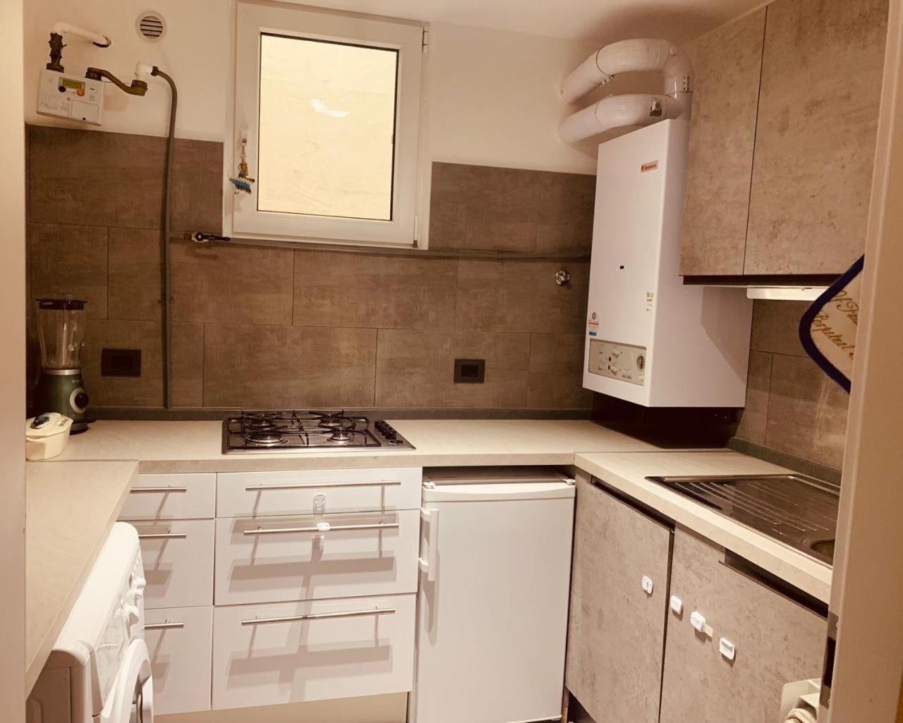 Seeblickwohnung Sirmione - Fronte Lago Mit Privatsteg Eksteriør bilde